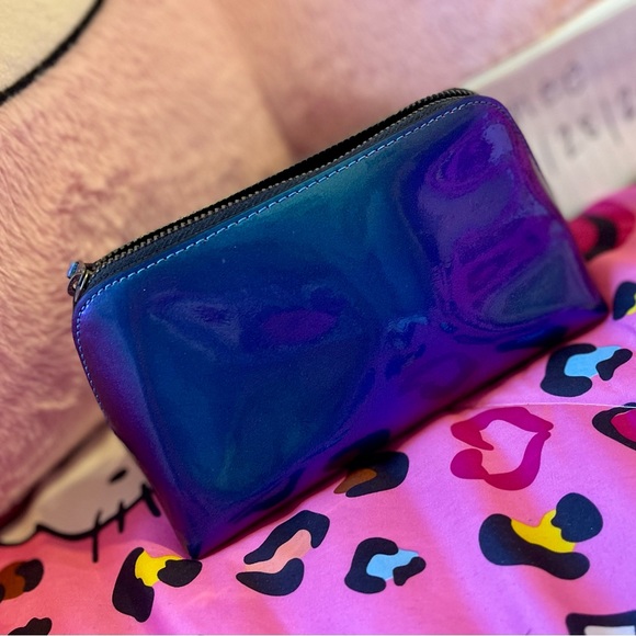 COACH HOLOGRAM COSMETIC CASE 17 - Picture 3 of 6